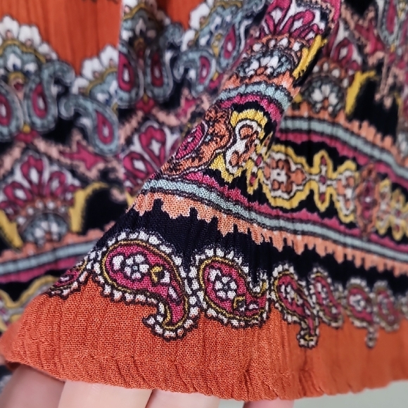 Bila Paisley Print Hippie Boho Tunic Top Shirt Size L Flowy Rayon Crinkle V Neck - Picture 5 of 13